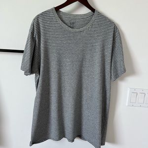 Gap men T-shirt gray  ,  size XL